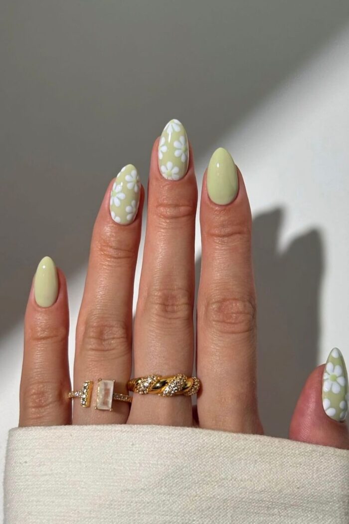 23 Best Mint Nail Designs to Inspire Your Mint Green Nail Ideas