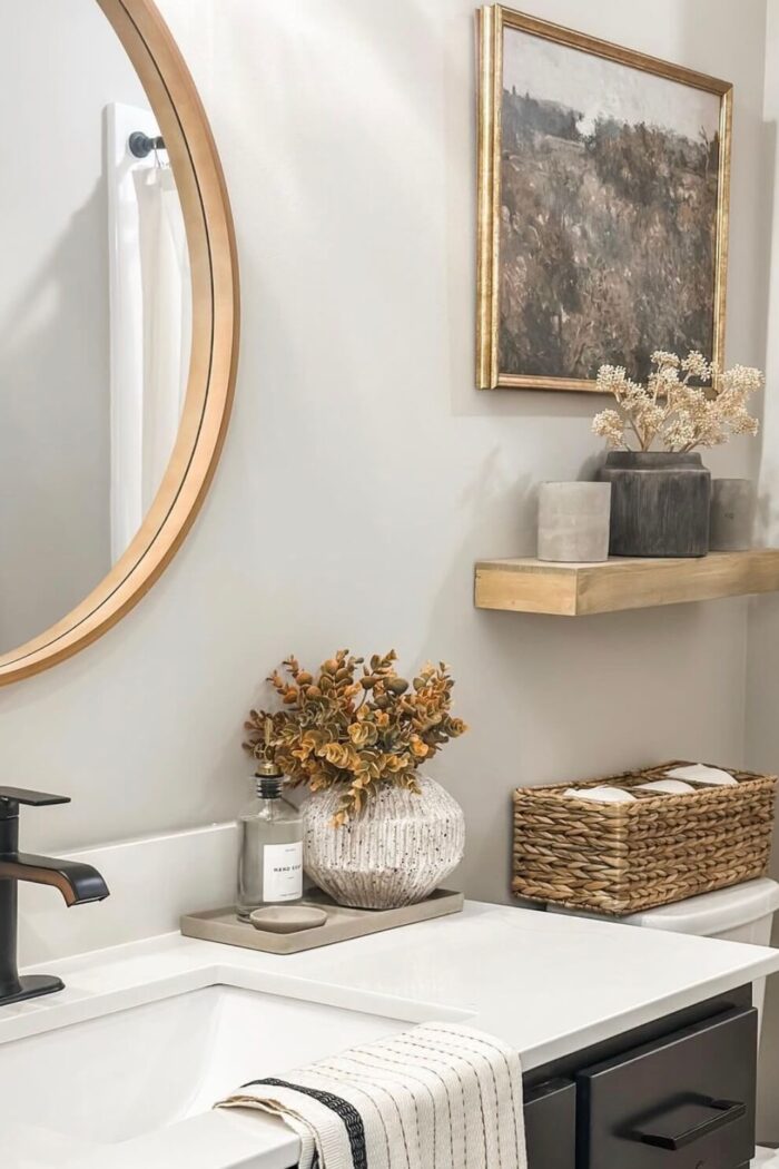 26 Stylish Small Bathroom Decor Ideas on a Budget That are Easy to Implement