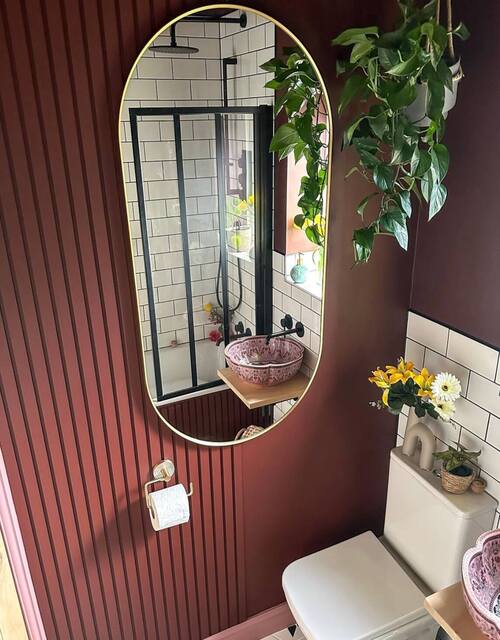 small bathroom decor ideas on a budget with burgundy and gold colors