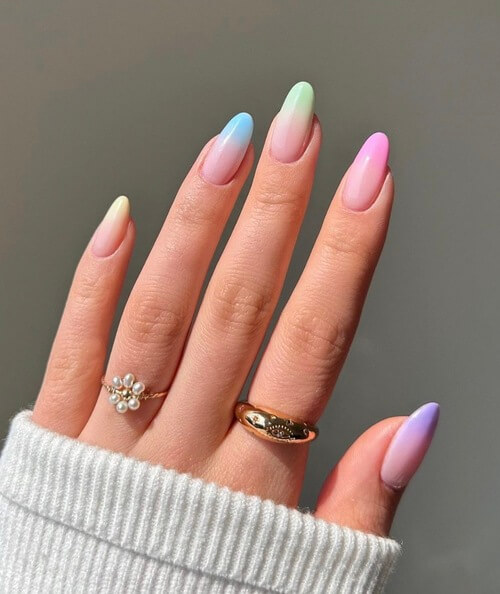 Pastel gradient nails